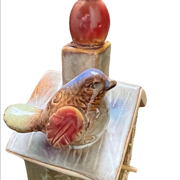 CERAMIC birdhouse with deco front, perch, chimney and bird beside it. - Picture 4 of 7